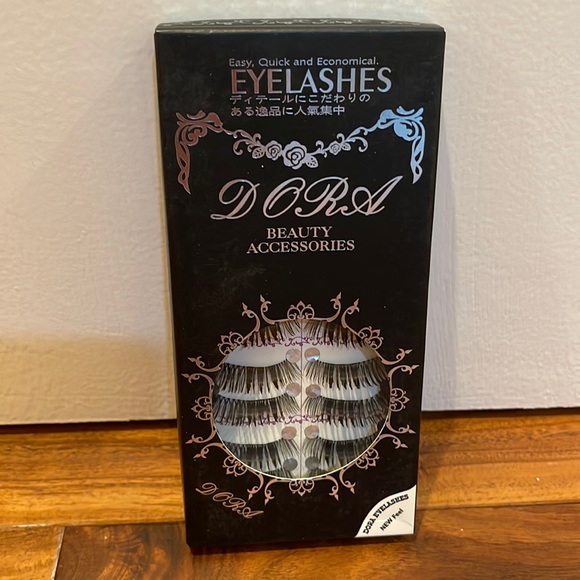 False lashes - Picture 1 of 2